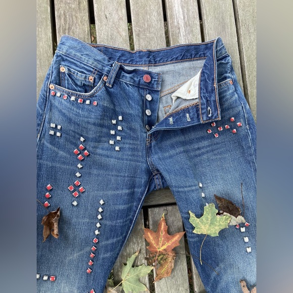 Levi’s 501 Cropped Straight Jeans with Red & White Enamel Studs 🎉host pick !🎉 - Picture 4 of 11